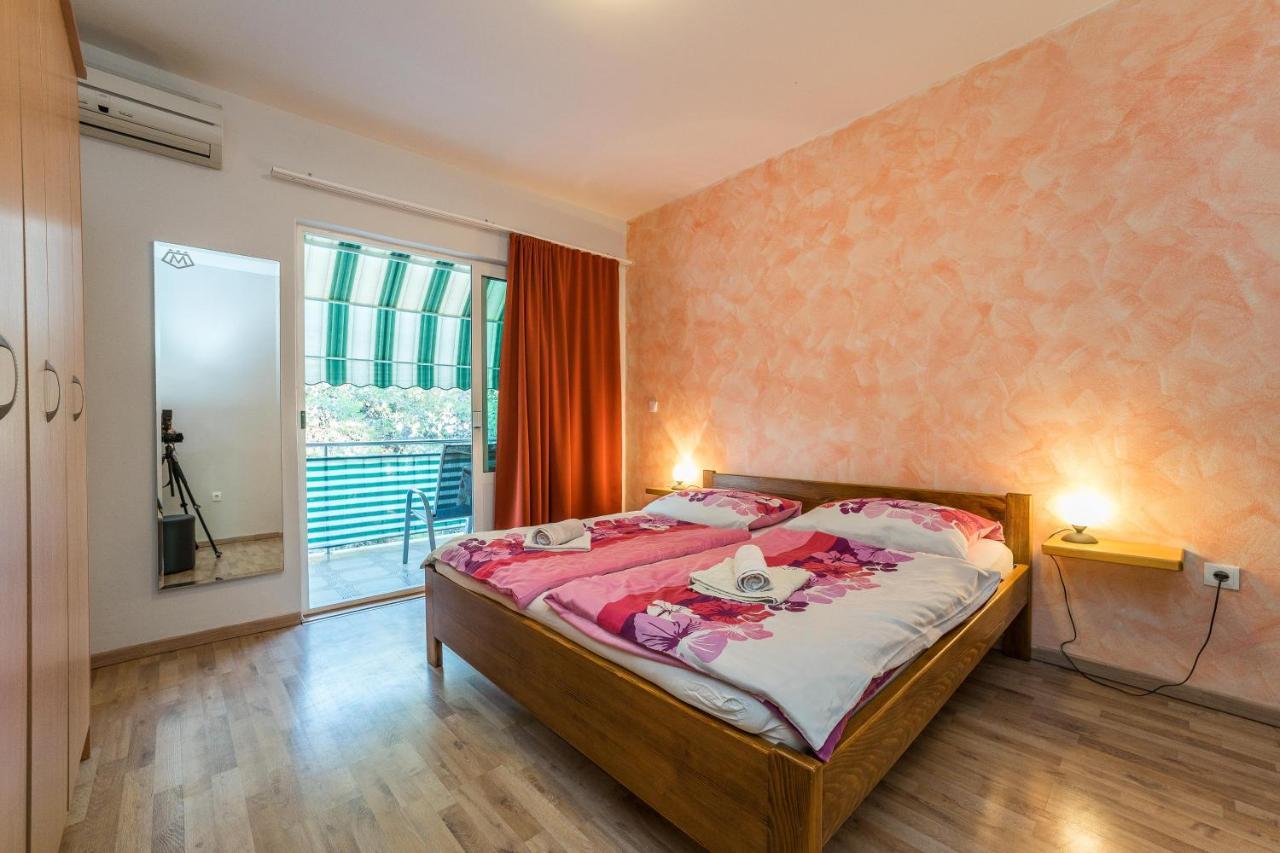 Guest House Malenica Sukosan Bagian luar foto