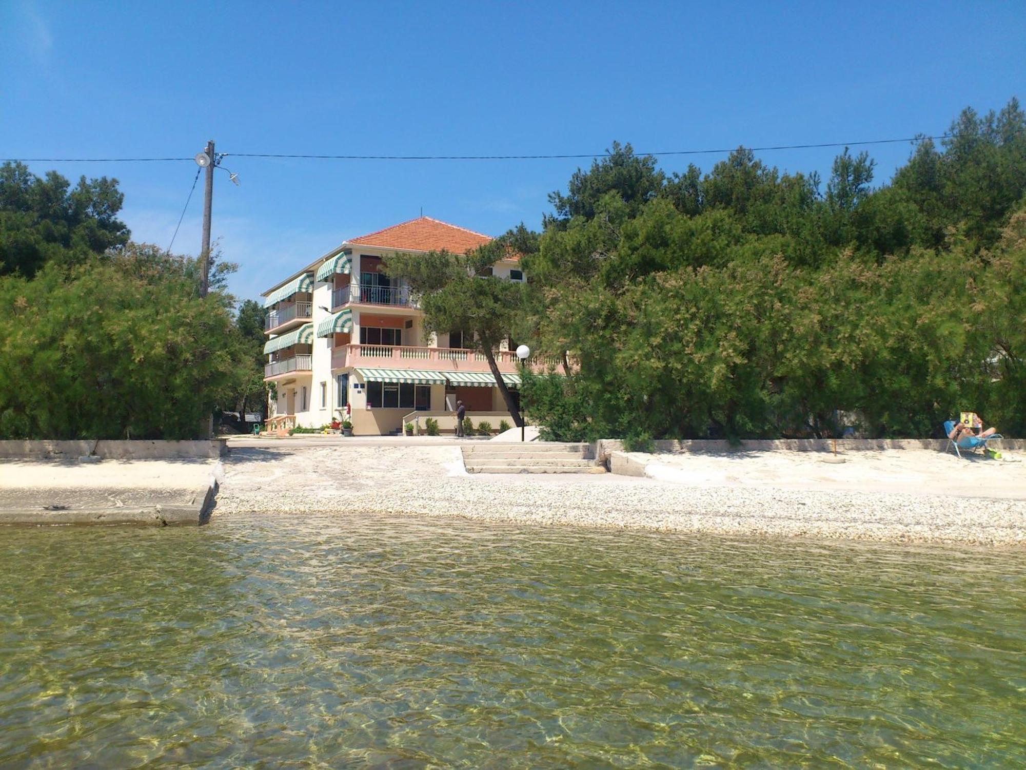 Guest House Malenica Sukosan Bagian luar foto